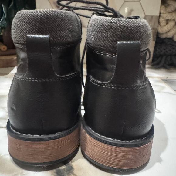 IZOD Men\'s‎ Kirk Chukka Dark Gray Faux Leather Lace Up Boots Size 8.5 Vegan main image 6